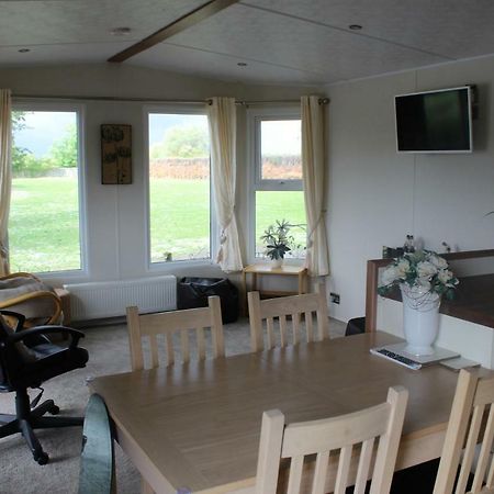 Marshlands Lakeside Nature Retreat Barton-upon-Humber 外观 照片